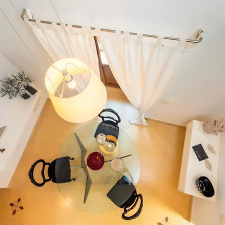 Etnart Gallery House *