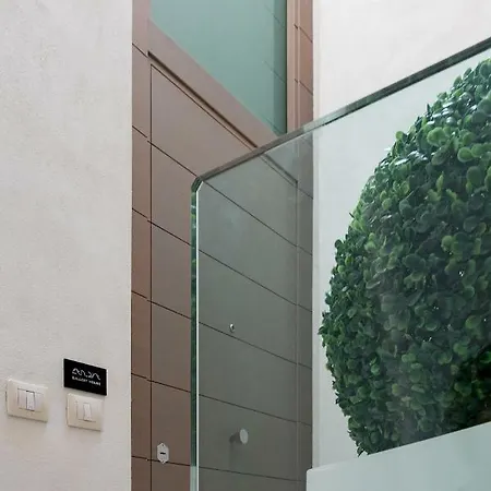 Etnart Gallery House *