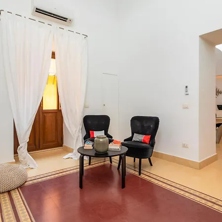 Апартаменты Etnart Gallery House *