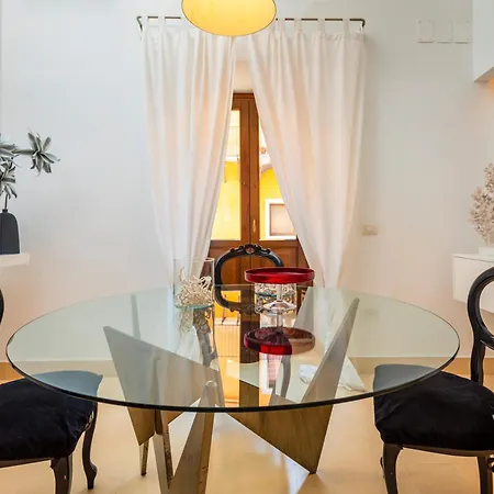 Etnart Gallery House * Катания